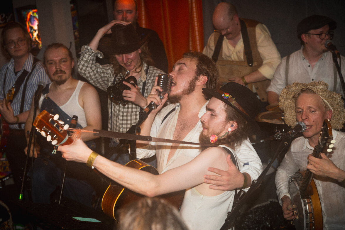 Kikkelijazzklubin hikistä tunnelmaa Bar Lumossa